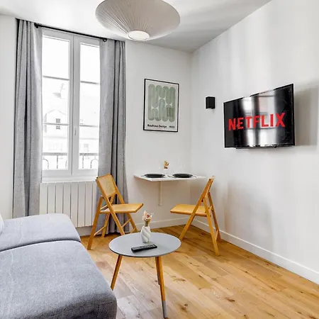 Lägenhet Parisien Extraordinaire Dans Le Marais Paris